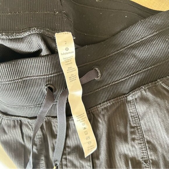 Lululemon Street To Studio Pant II *Unlined 28" Black (First Release) sz 2 - Picture 8 of 8